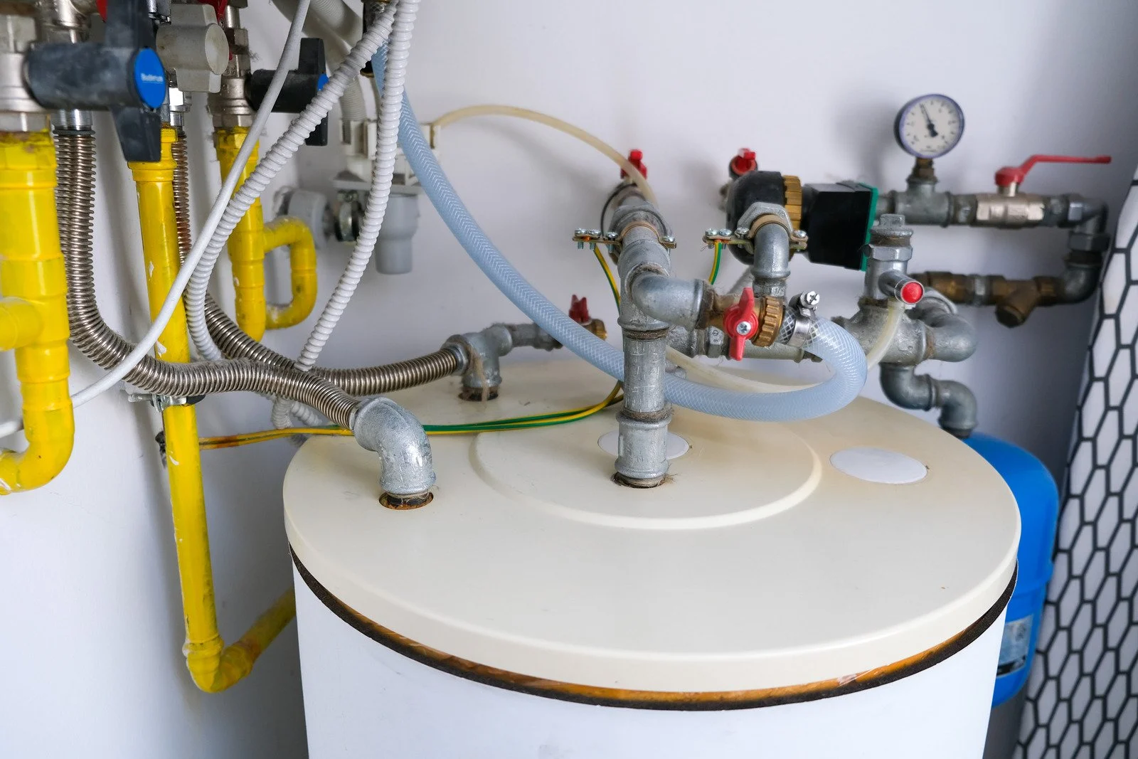 Hot water tank maintenance checklist