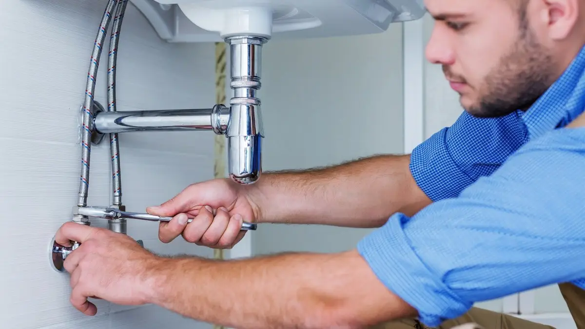 What to Do Before an Emergency Plumber Arrives in Calgary